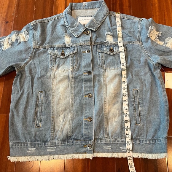 New NWT The Style Between Us Blue Denim Jacket Light Wash‎ Distressed Plus Sz 1X - Picture 6 of 9